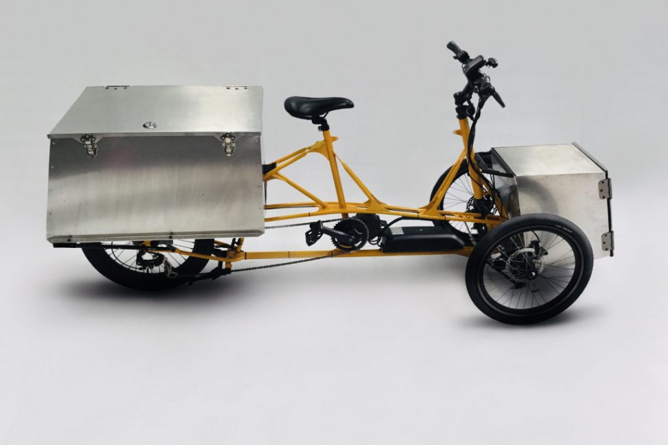 Tilting cargo shop trike